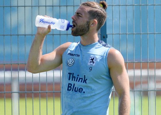 Sevilla, Barcelona, Real Oviedo... y ahora es el bombazo de Primera RFEF