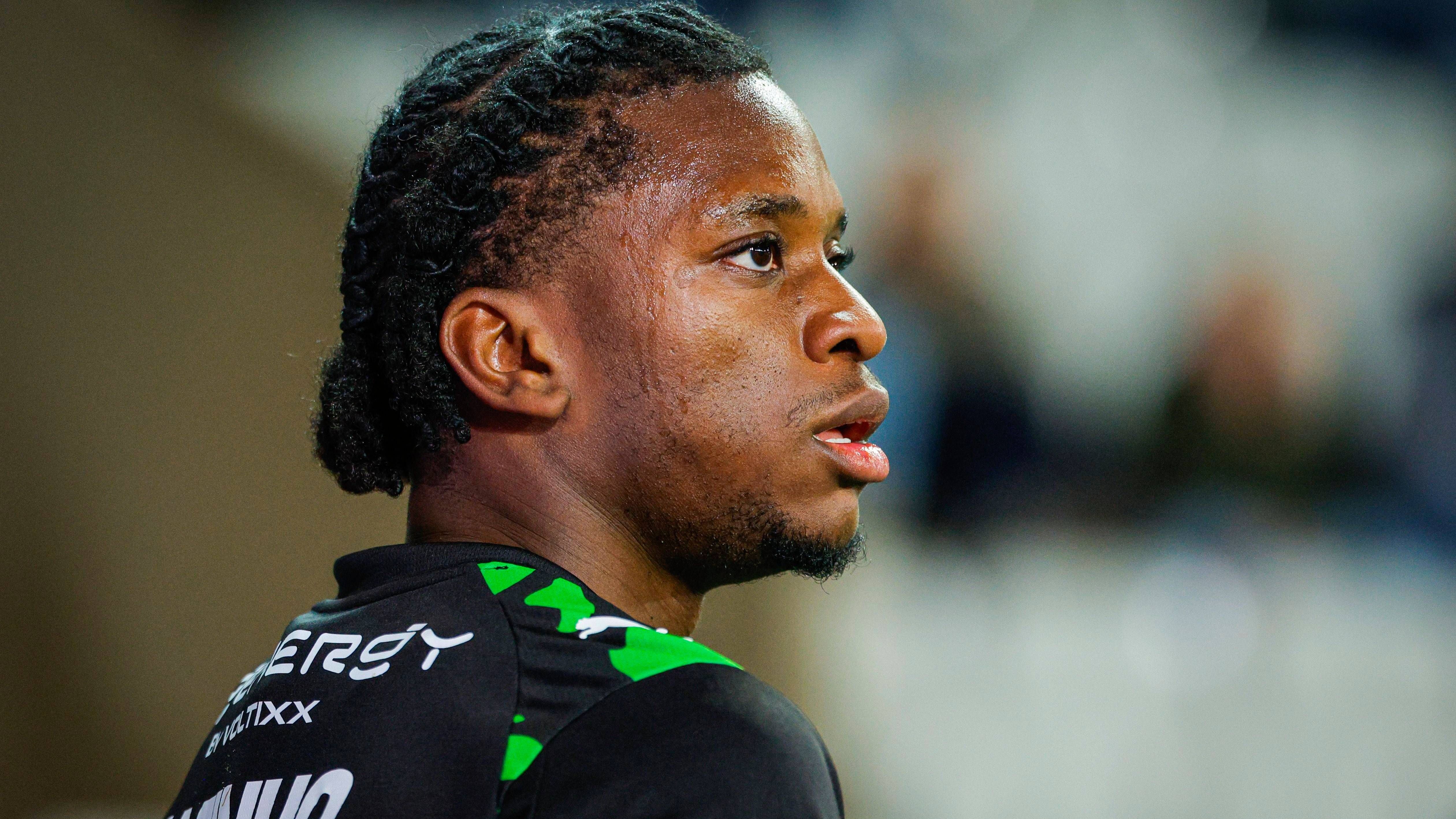 Cuenta atrás para el Betis con Nazinho por los movimientos de la competencia