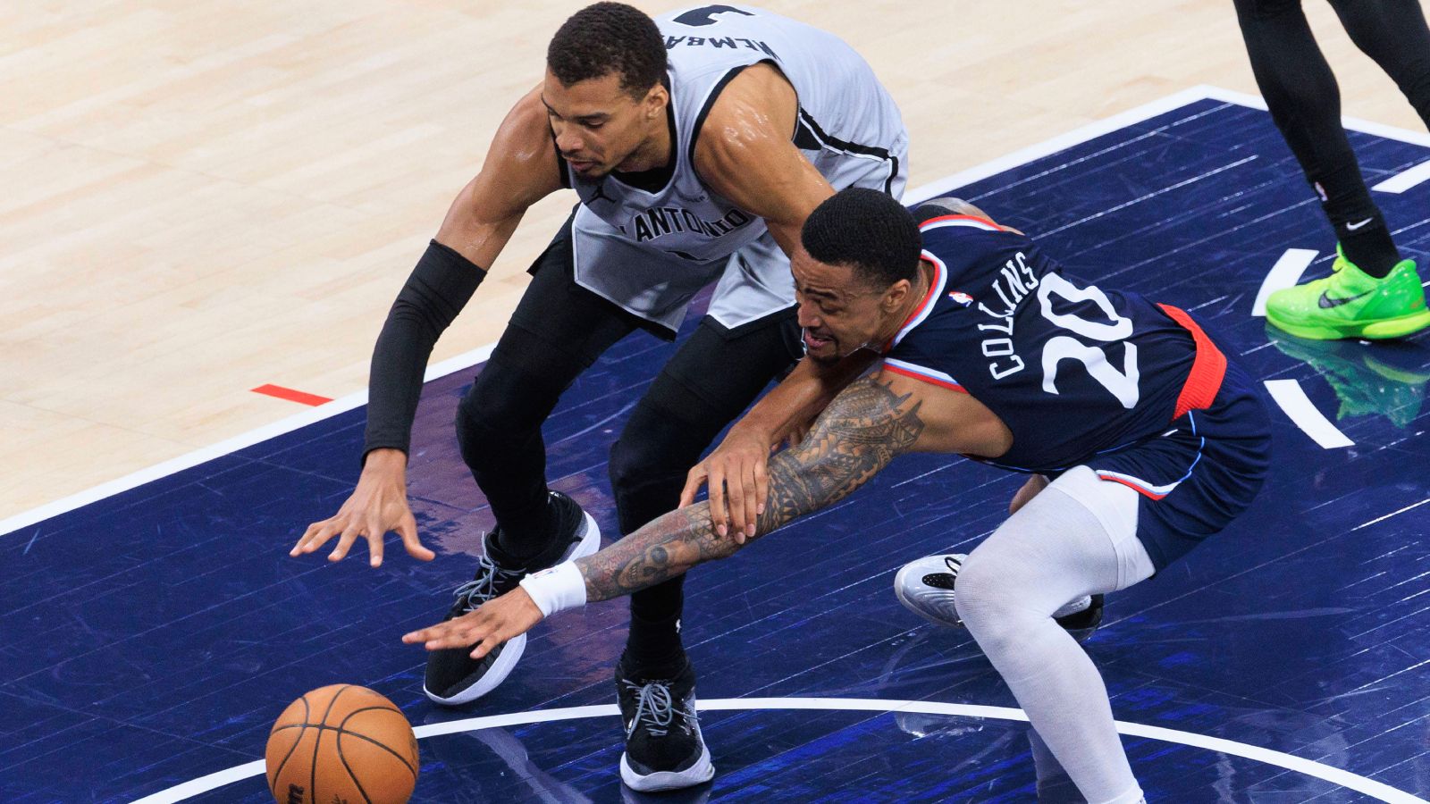 Wembanyama hace historia pero no le da para ganar a los Wolves y los Knicks arrollan