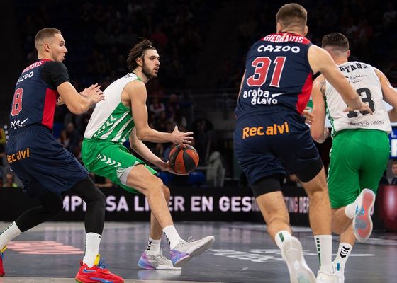 107-103: El Baskonia suda para superar al Betis