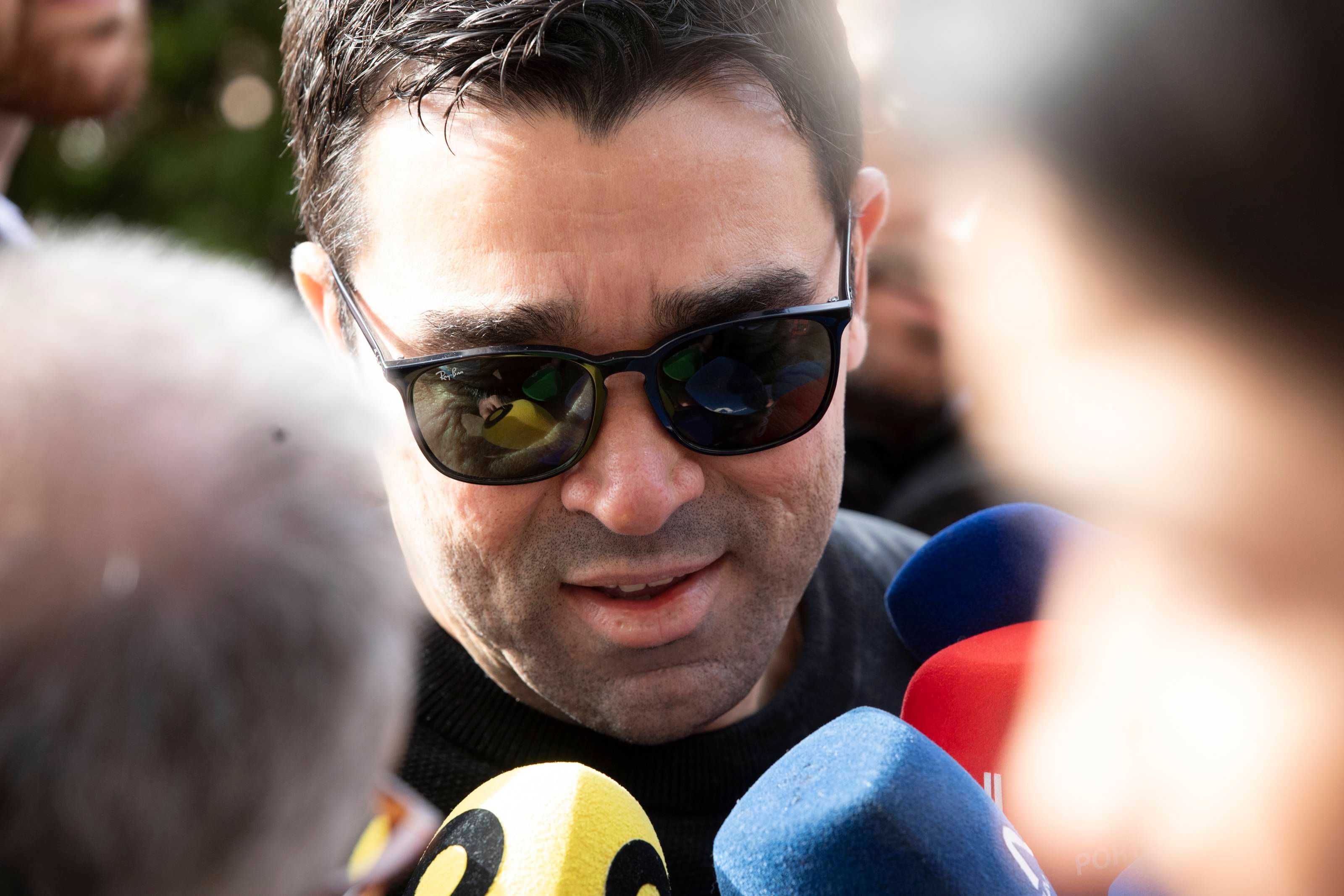 Deco deja en el aire el futuro de Lewandowski y reivindica a Eric García