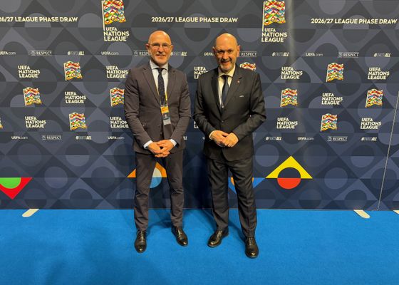 Luis de la Fuente se muestra firme con Carvajal y cuenta sus planes con Mikel Merino tras su lesión