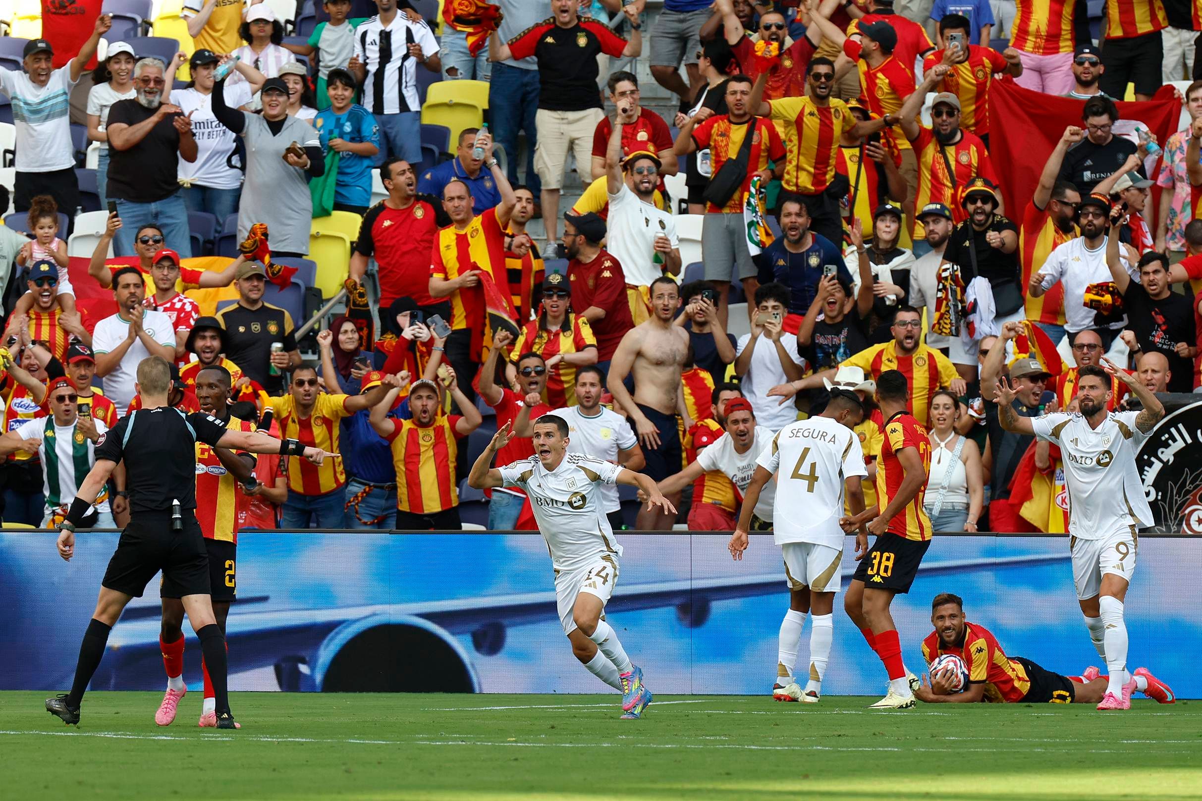 Los Ángeles 0-1 Es Tunis: Belaïli aprieta las tuercas al Chelsea