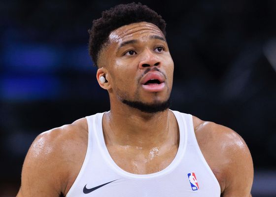 Giannis Antetokounmpo y los Bucks, bajo investigación