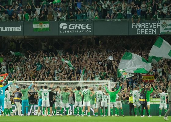 El vestuario del Betis se conjura con la afición antes de la Fiorentina: ¡Todo el Villamarín quiere la Conference!