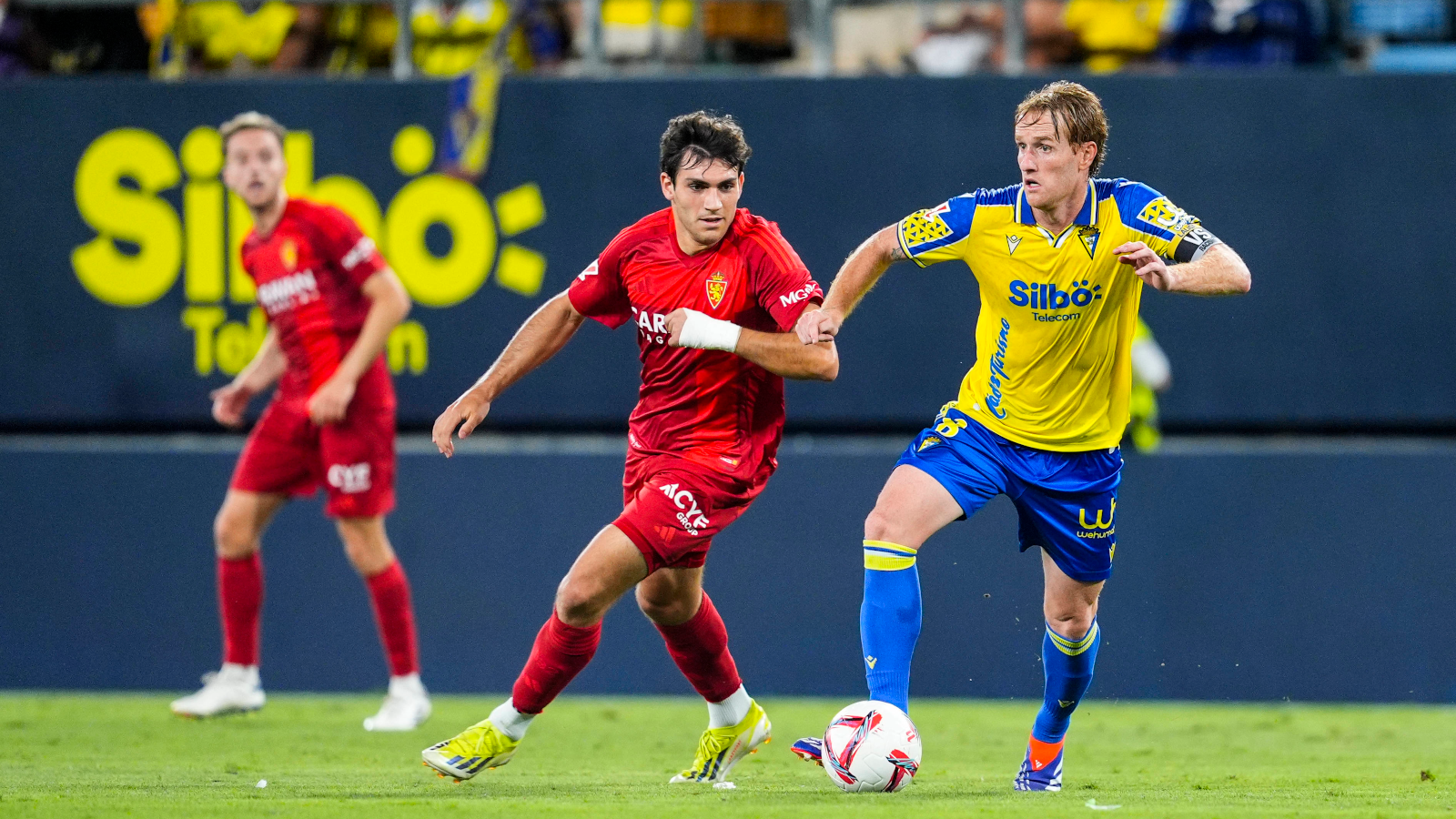 Por mucho que duela, el escudo no le sirve a Cádiz y Real Zaragoza