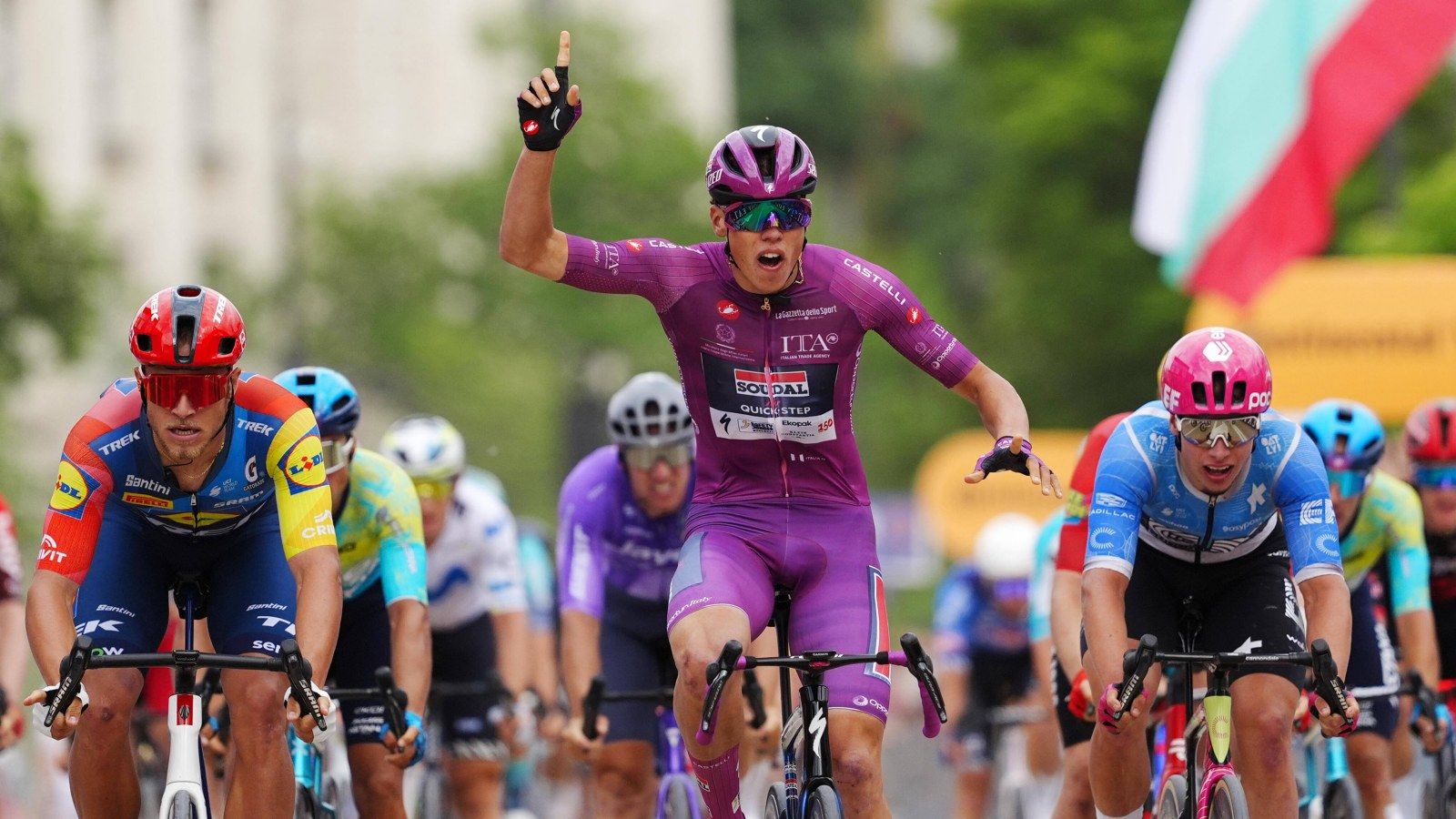 Paul Magnier echa el cierre a Bulgaria con doblete en el Giro de Italia