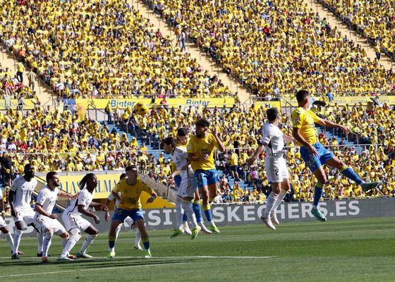 Las Palmas 1-2 Real Madrid: Nueva remontada blanca para 'limpiar' la fiesta amarilla