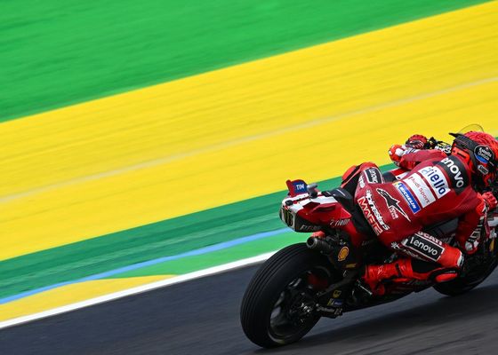 Marc Márquez arriesga y saca un tercer puesto en Brasil