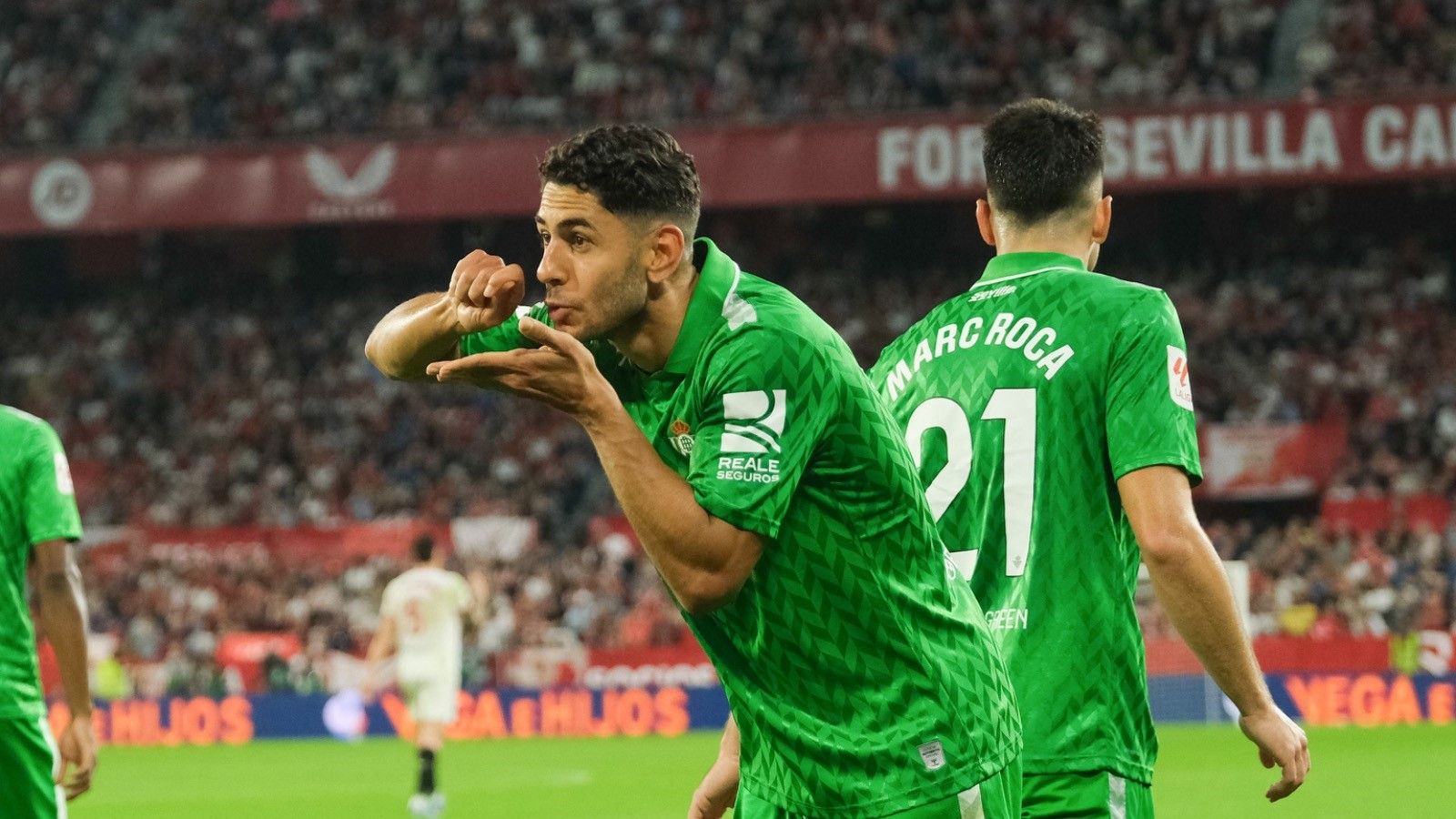 Ayoze no se va contento y capta el mensaje de Luis de la Fuente