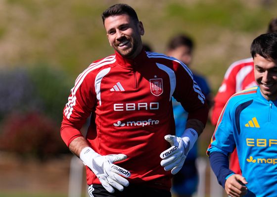 Unai Simón se moja con el debate de la portería en la selección española y apunta a Joan García: "Es el que más se acerca" 