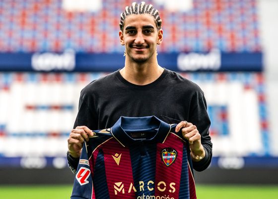 El Levante presenta a su nuevo fichaje para lograr la salvación, una joven estrella procedente del PSV