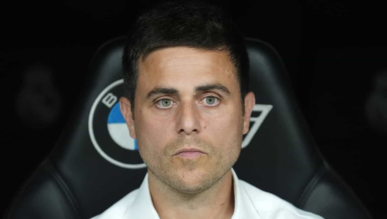 Alessio Lisci sale en defensa de Aimar Oroz: "Una cosa es cortar el juego y otra atropellarle"