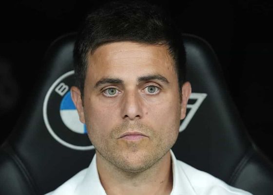 Alessio Lisci sale en defensa de Aimar Oroz: "Una cosa es cortar el juego y otra atropellarle"