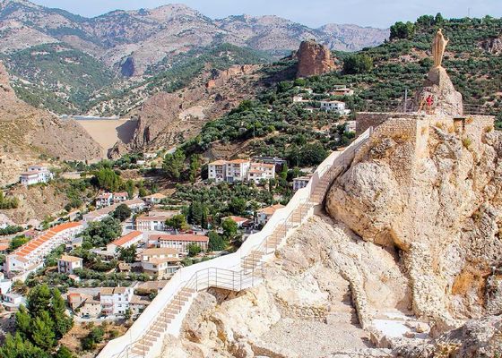 El pueblo de Andalucía que hace sombra al Caminito del Rey de Málaga con su Caminito de la Reina