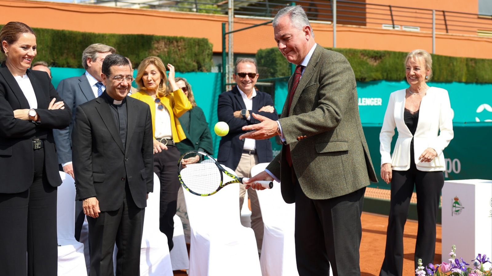 José Luis Sanz, presente en la inauguración de la tierra batida en el Real Club Tenis Betis