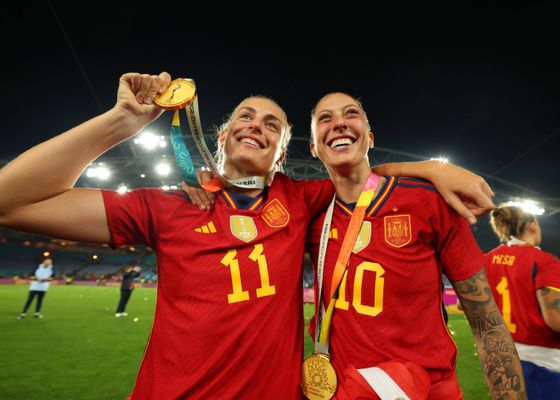 Alexia Putellas hace historia con la Selección y despeja rumores sobre Jenni Hermoso