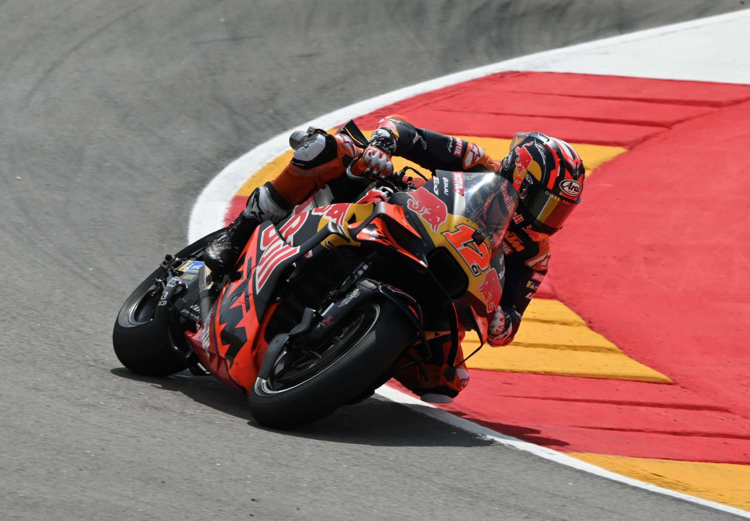 MotoGP recupera a uno de los pilotos lesionados para el GP de Portugal
