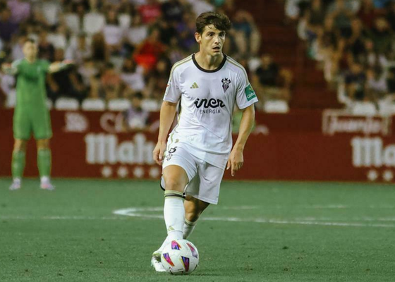 El complicado fichaje de Riki en el Deportivo de La Coruña abre la posibilidad de un jugador de Primera