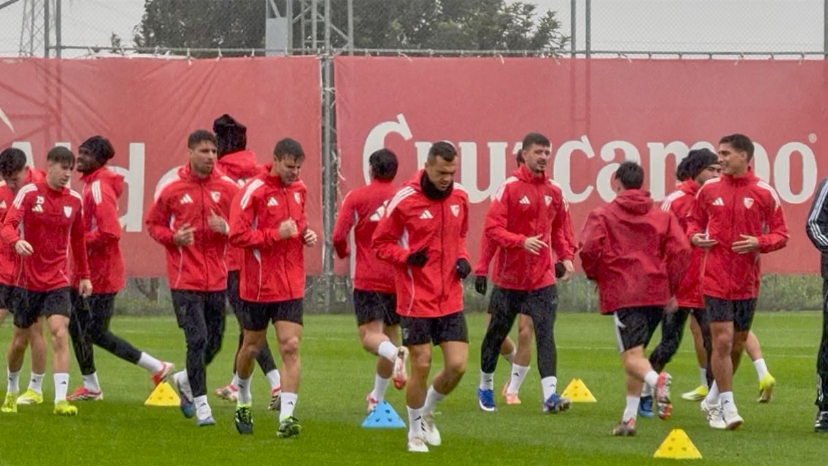 Nico Guillén protagoniza una sesión pasada por la intensa lluvia