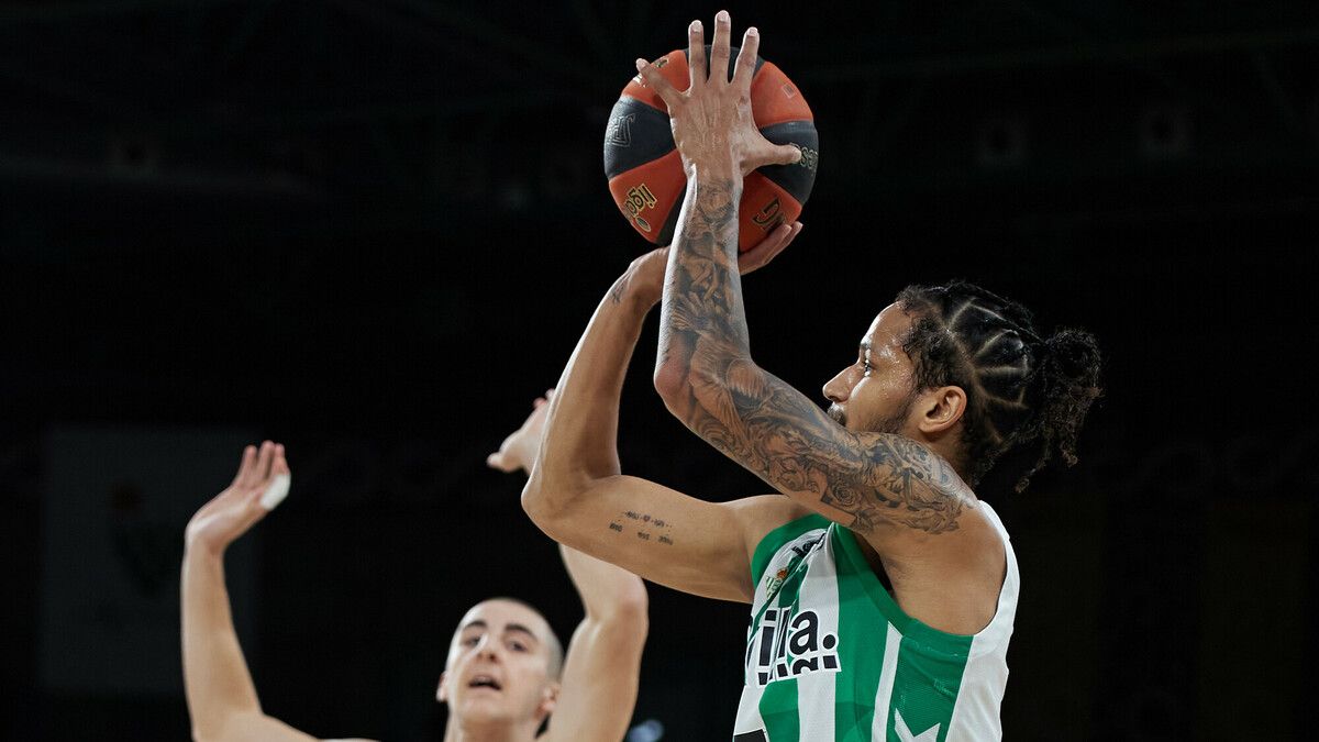 Real Betis 67-83 C. Zaragoza: Se tira hasta las zapatillas, pero el aro lo escupe todo