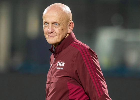 Collina aparece en escena