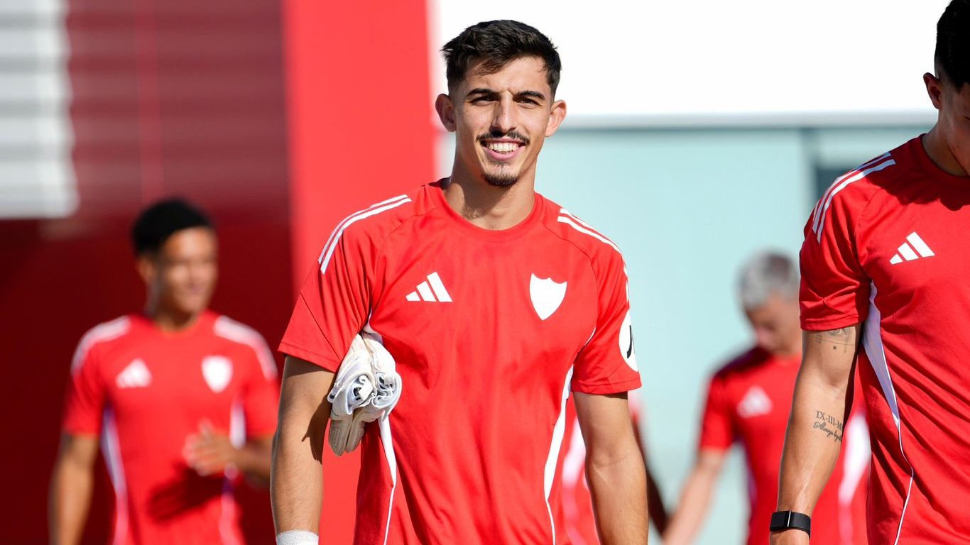 El mejor aval para el incierto rol de Alberto Flores en el Sevilla 