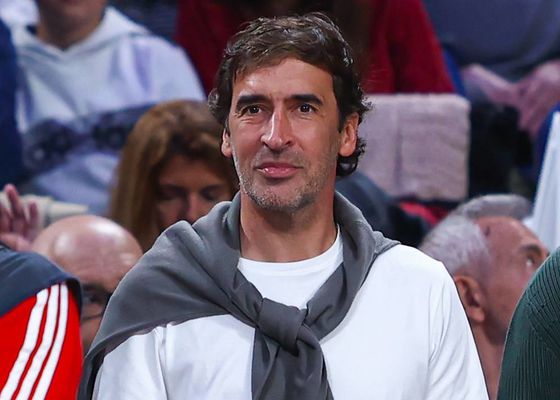 Raúl González, contactado