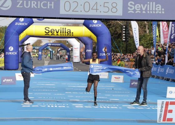 Gadise Birhanu Shumie y Jackline Chelal reinan en el Maratón de Sevilla