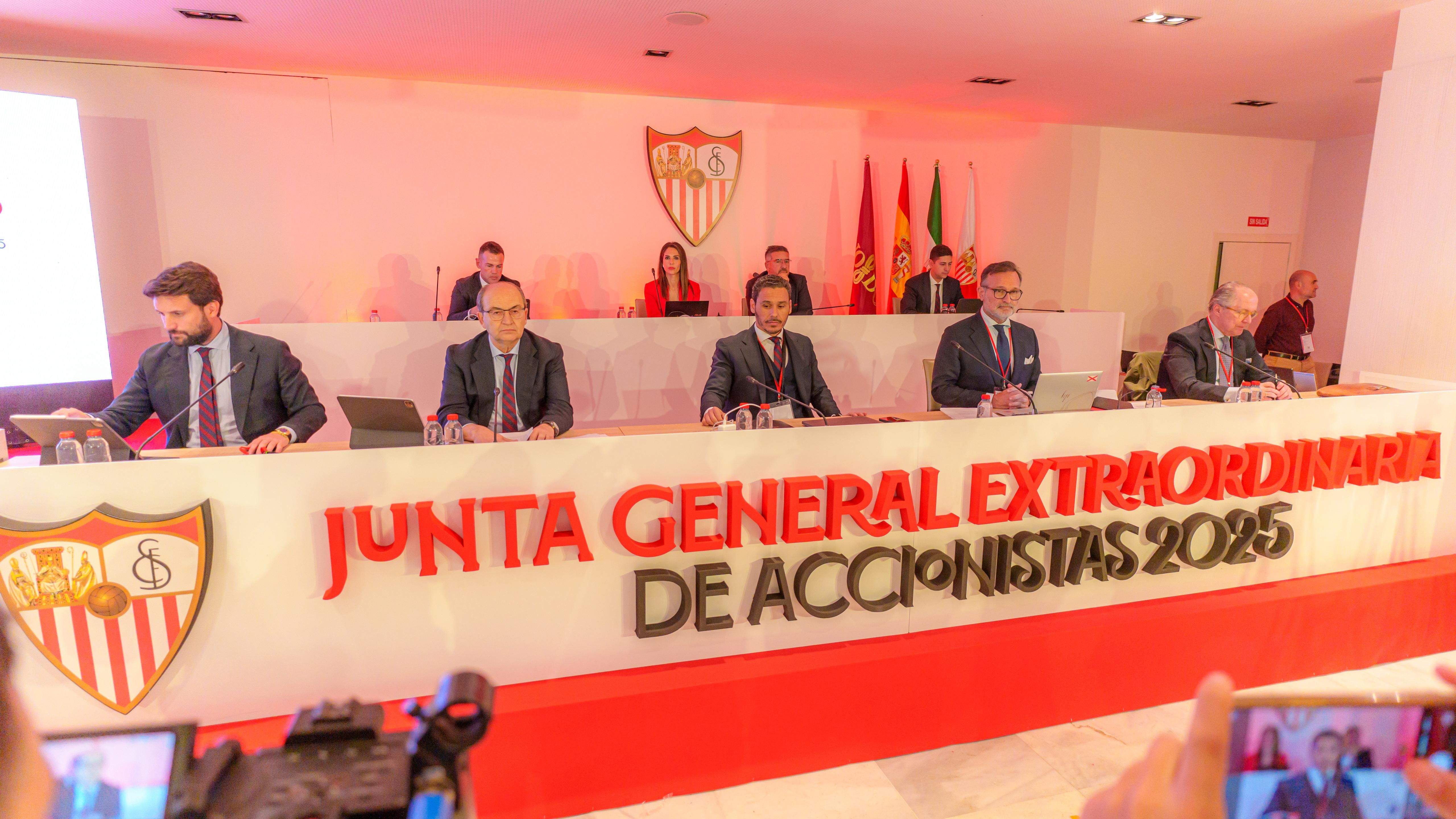 Junta General Extraordinaria de Accionistas del Sevilla FC en directo: protagonistas, puntos del orden del día, cuentas, votaciones, reacciones...