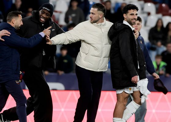 Cañizares atiza a Cömert por su "falta de respeto" al Levante: "El Valencia, ﻿ni cuando ganaba un partido para ir líder"