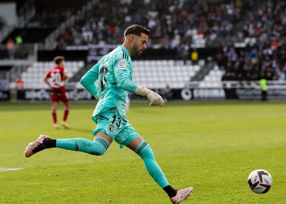 A José Antonio Caro 'Churripi', muro del Burgos, le sale un equipo para dar ya el salto a LaLiga