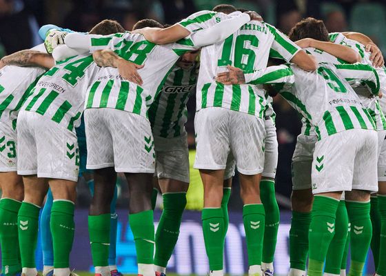 Premio a la plantilla del Betis y 'advertencia' del Huesca 