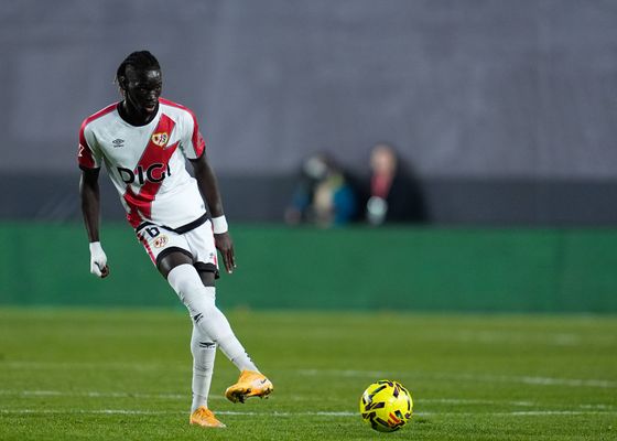 La cojera de Pathé Ciss enciende las alarmas en el Rayo Vallecano