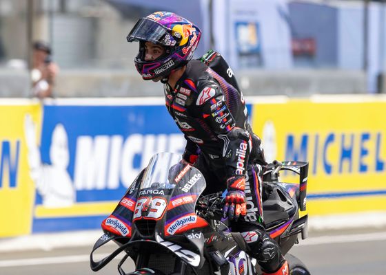 Jorge Martín saca sus lágrimas de campeón en Le Mans y se acuerda de Mbappé