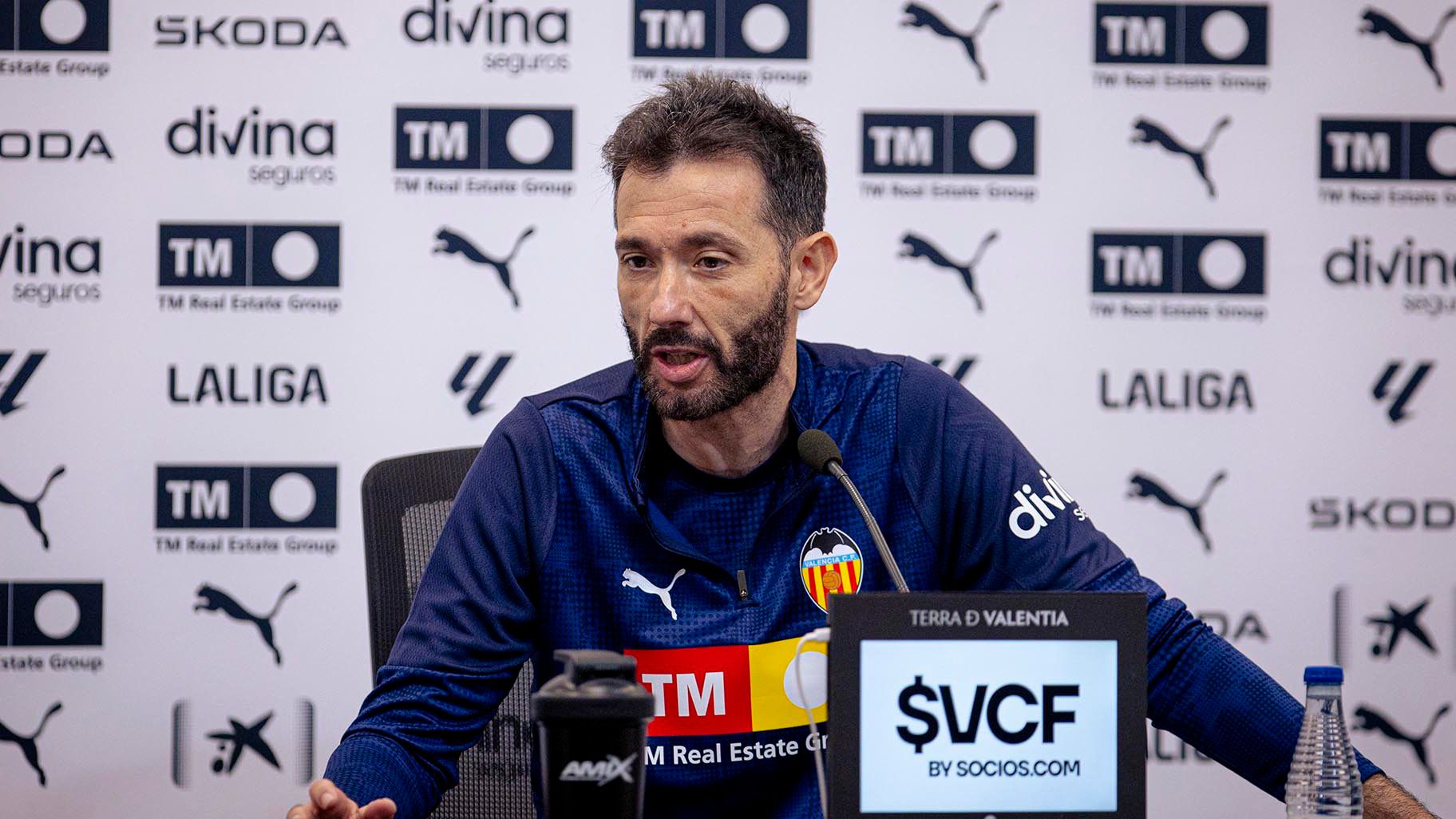 Corberán explica la situación de Danjuma tras su pérdida de protagonismo en el Valencia: "Estoy encantado"