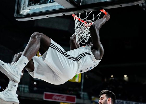 Usman Garuba alza la voz y responde a Scariolo sobre la exigencia de jugar en el Real Madrid: "Habrá días buenos y otros malos, pero tenemos que estar listos siempre”
