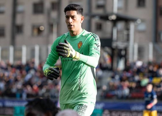 Esteban Andrada, portero del Real Zaragoza, sancionado con 13 partidos por el puñetazo a Jorge Pulido
