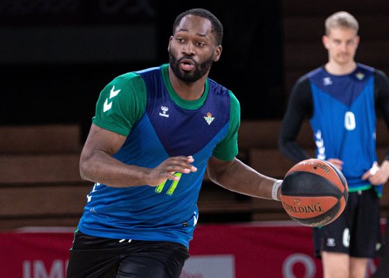Pargo, presentado como el 'salvador' que liderará el milagro del Betis