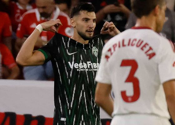 La opción de Rafa Mir para la 'Roja' de De la Fuente