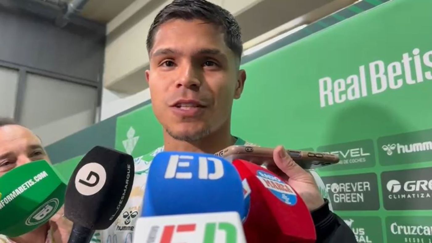 "Quiero hacer historia en el Betis": el Cucho Hernández, eufórico tras vivir "una noche mágica"