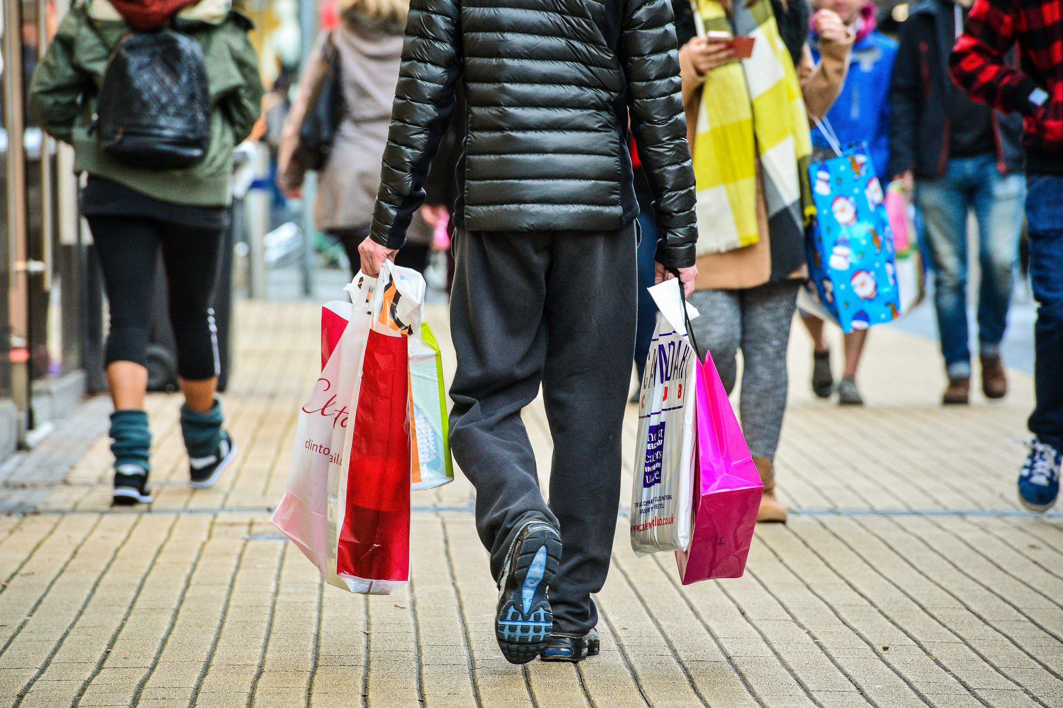 Solo un 30% de los productos baja realmente de precio en Black Friday, según un informe de la OCU
