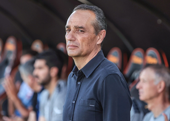 El Eldense busca a su nuevo entrenador tras el despido de José Luis Oltra