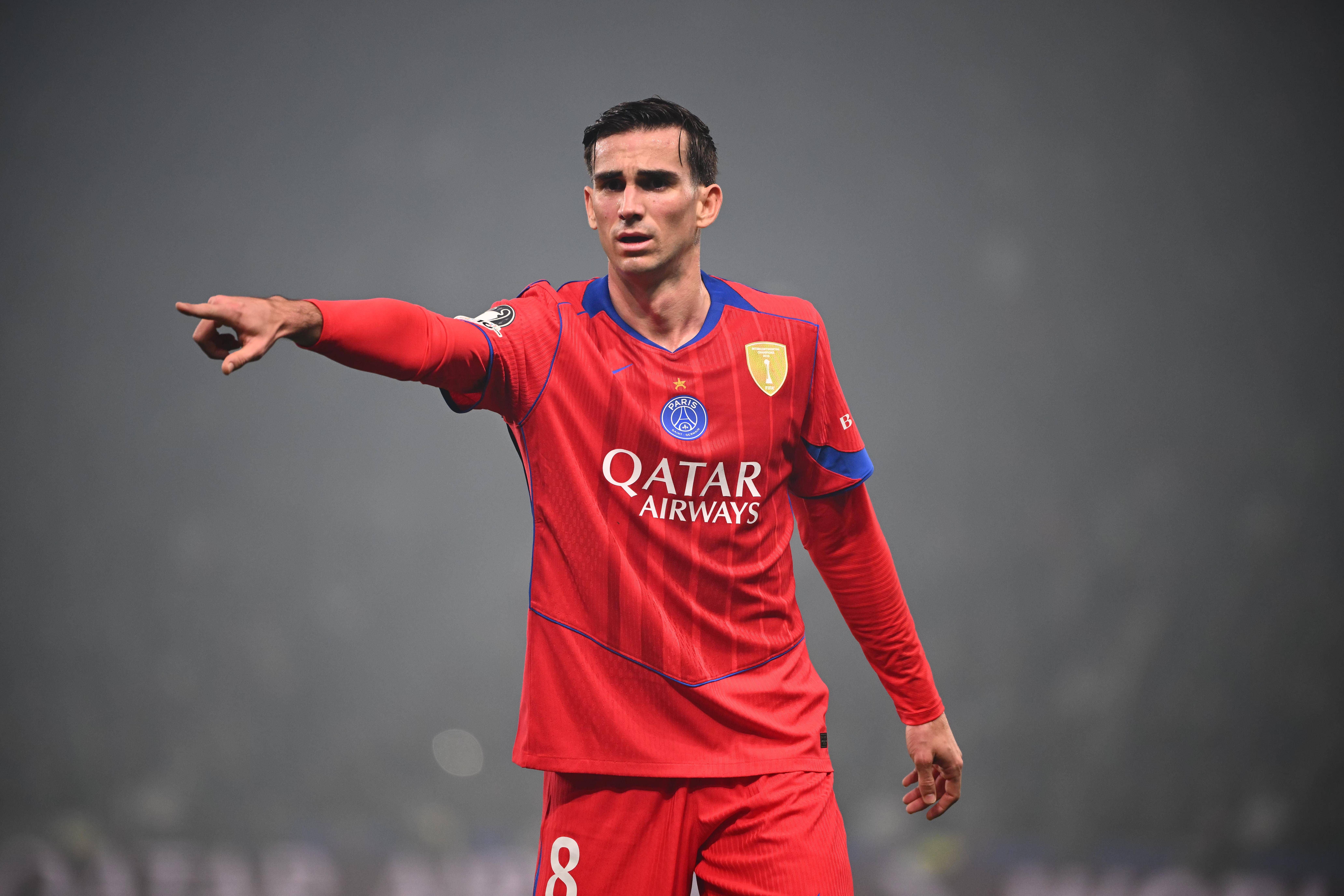 La rodilla de Fabián mantiene en vilo al PSG y a la Selección Española