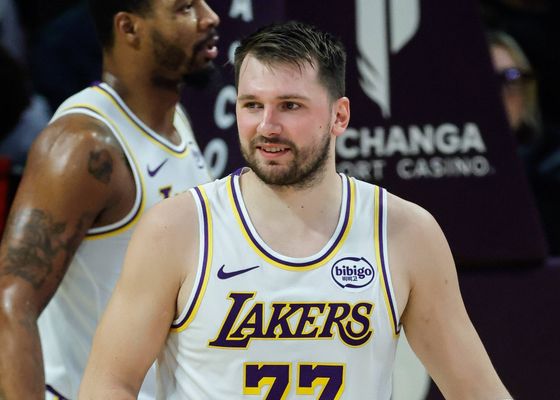 Regreso glorioso de Luka Doncic en una noche NBA marcada por la tragedia