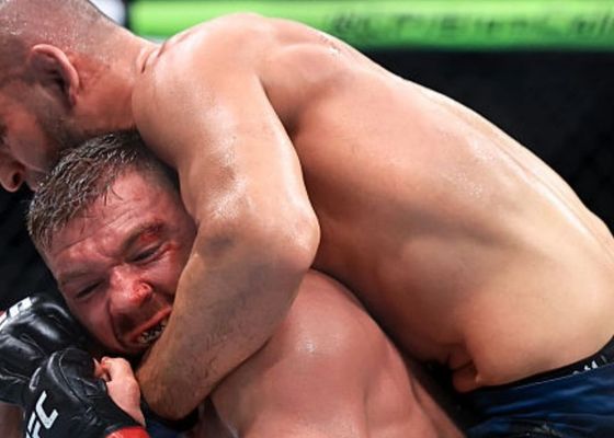 Chimaev manda un reto a Ilia Topuria tras se coronarse en la UFC