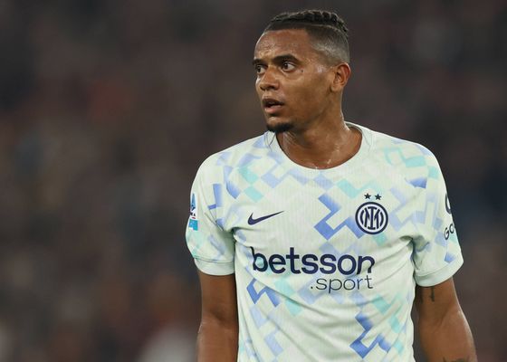 Akanji habla sin tapujos de su regreso al Manchester City
