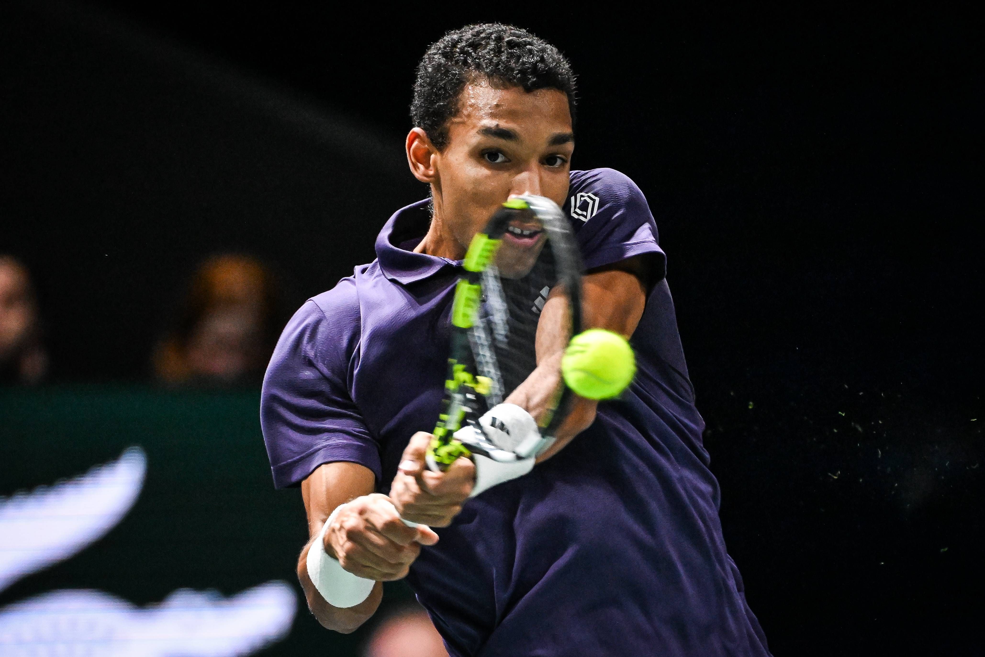 Félix Auger-Aliassime es el primer finalista en París y se mete en las ATP Finals