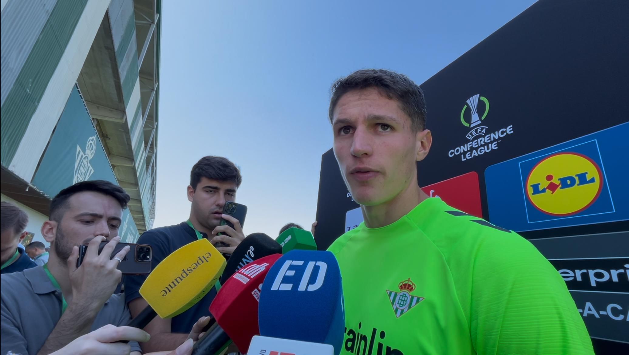 Los diferentes ánimos en el vestuario del Betis y un deseo común sobre Johnny Cardoso 