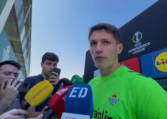 Los diferentes ánimos en el vestuario del Betis y un deseo común sobre Johnny Cardoso 